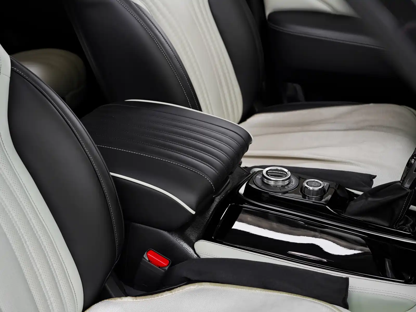 Фото 30 - Infiniti QX80