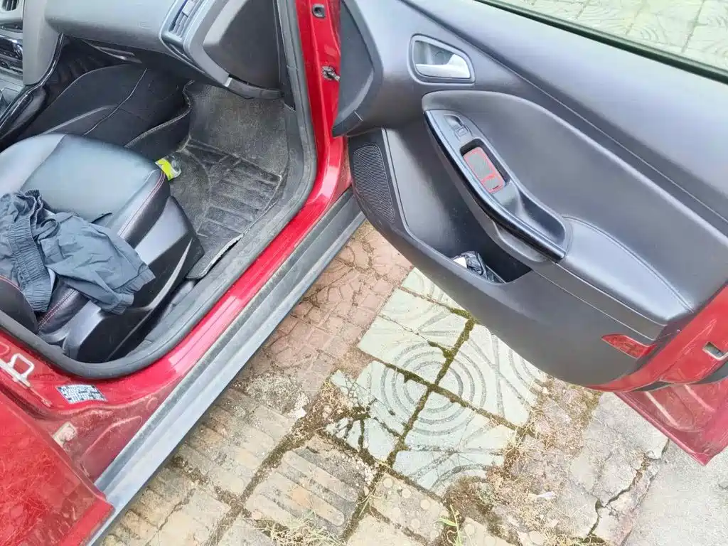 Photo 13 - Ford Focus