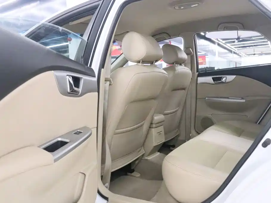 Фото 13 - Buick Excelle