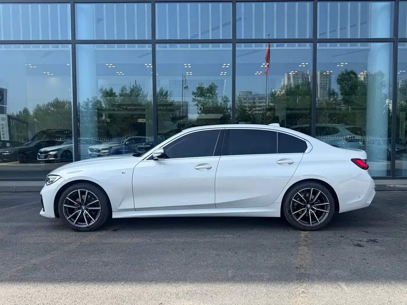 BMW 3 Series 2021 325Li M Sport Package фото 3