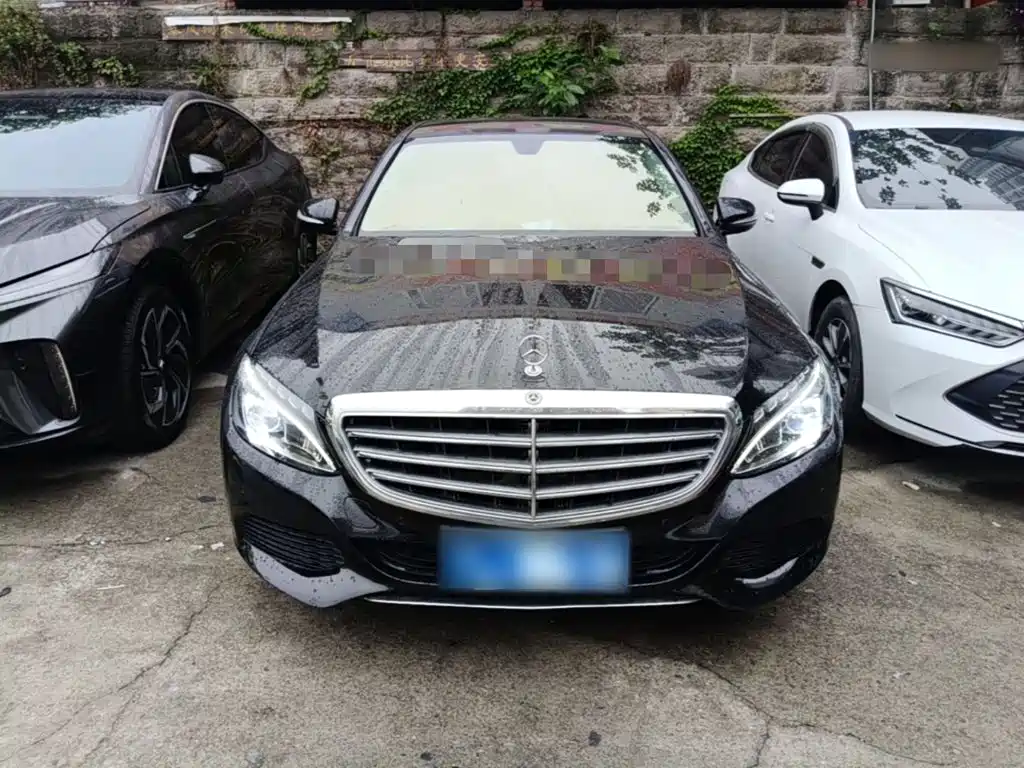 Photo 3 - Mercedes-Benz C-Class