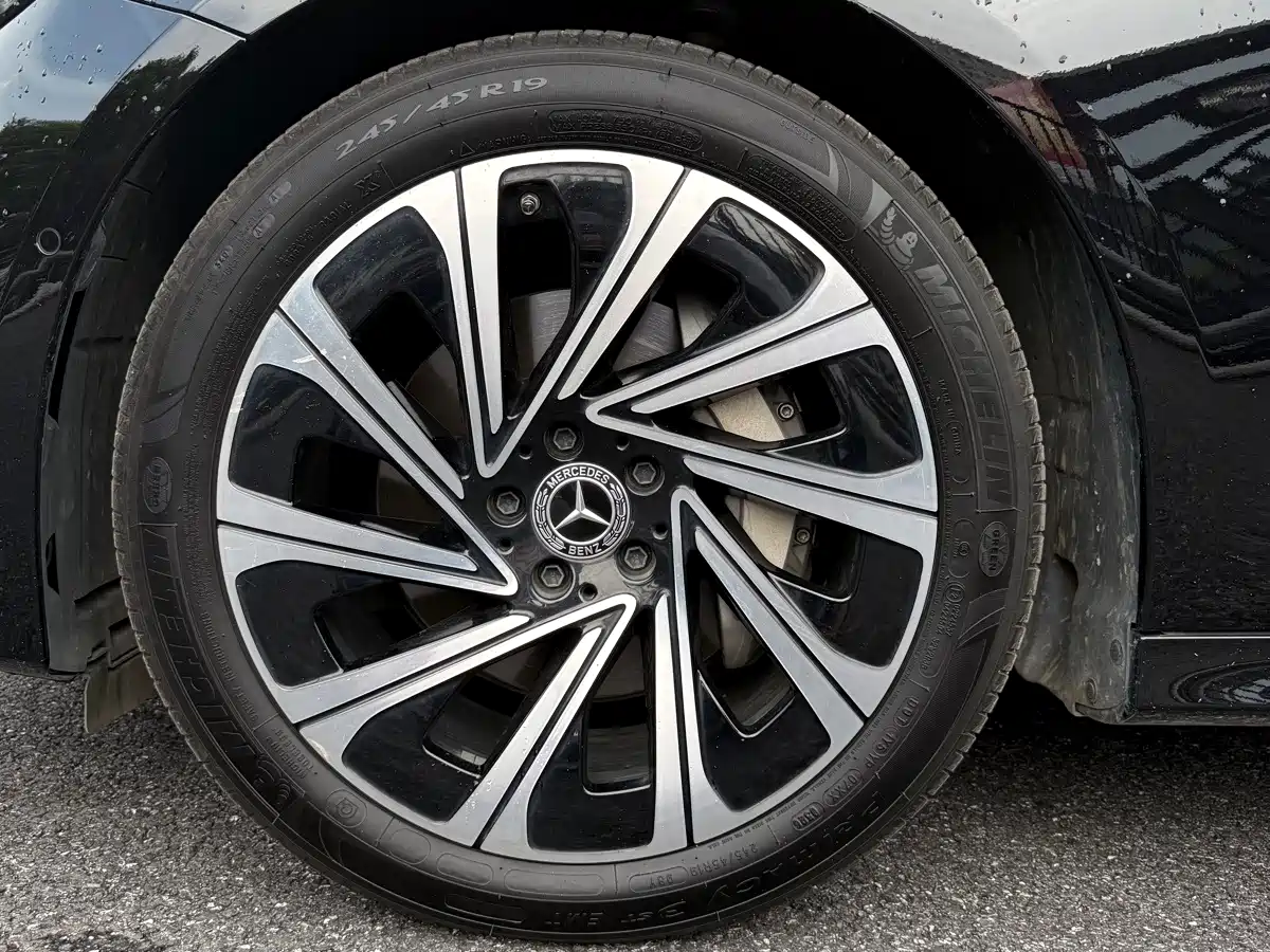 Mercedes-Benz E-Class, миниатюра 14