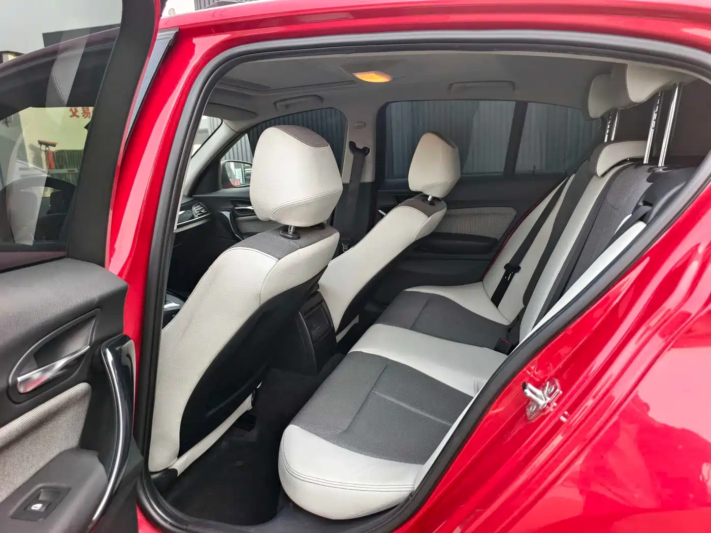 BMW 1 Series (Import) 2012 116i Leading фото 11