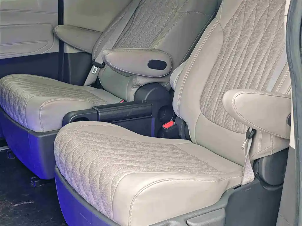 Toyota Sienna 2021 2.5L Hybrid Comfort Edition фото 24