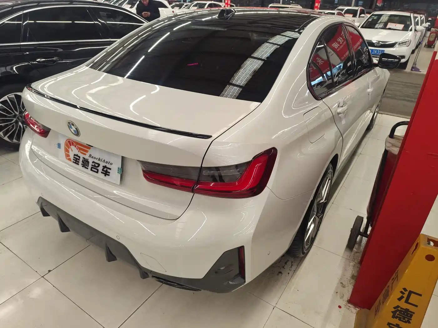 BMW 3 Series 2024 325i M Sport Shadowline Package фото 16