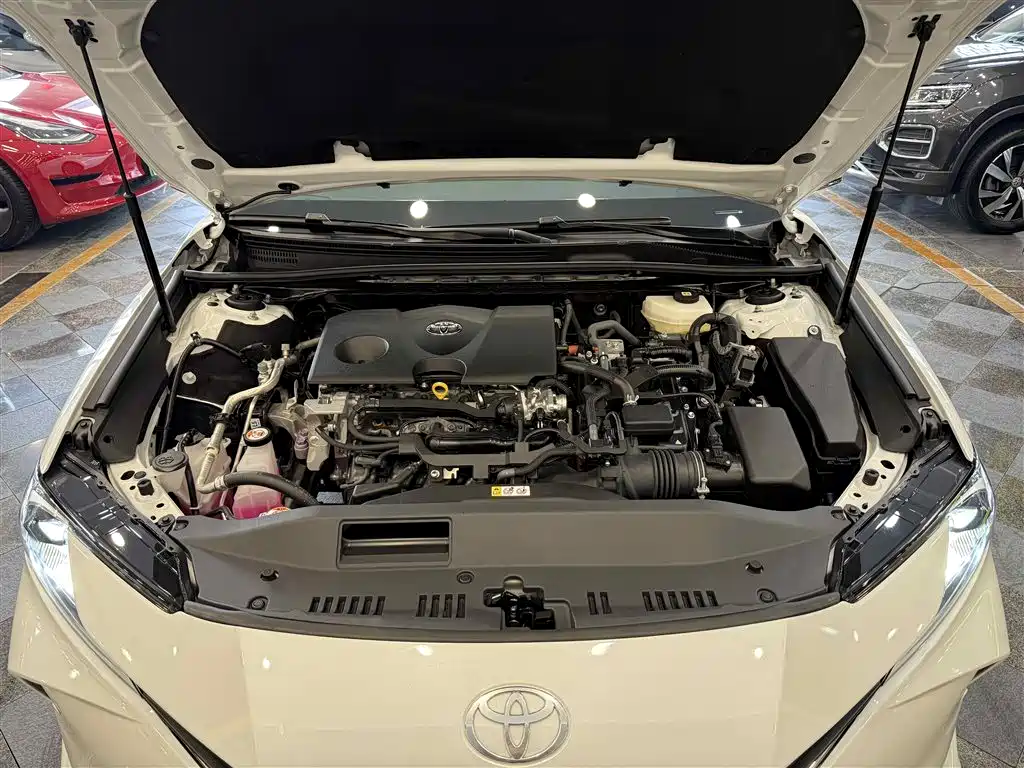 Toyota Camry 2024 Hybrid 2.0HGVP Luxury Edition фото 17