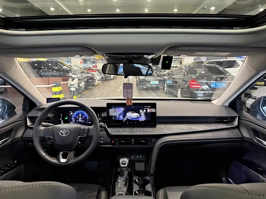 Toyota Camry 2024 Hybrid 2.0HGVP Luxury Edition фото 29