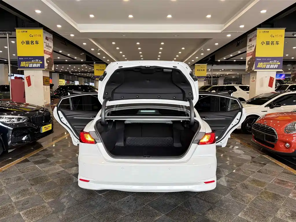 Toyota Camry 2024 Hybrid 2.0HGVP Luxury Edition фото 10