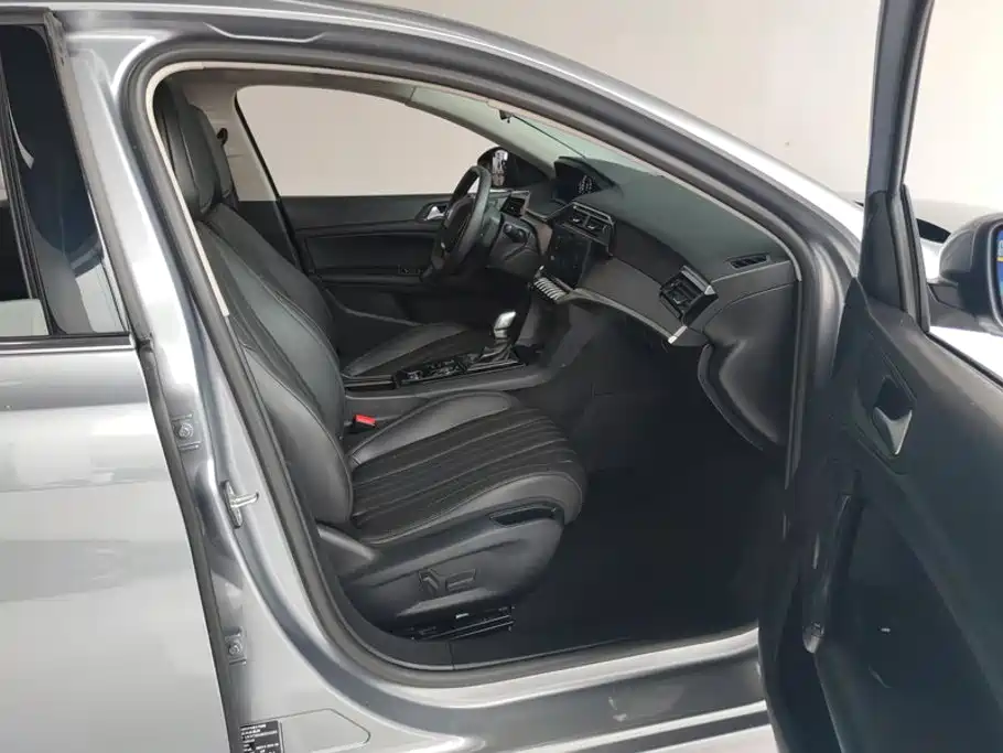 Peugeot 408 2025 2024 360THP Dá Dá Edition Latour