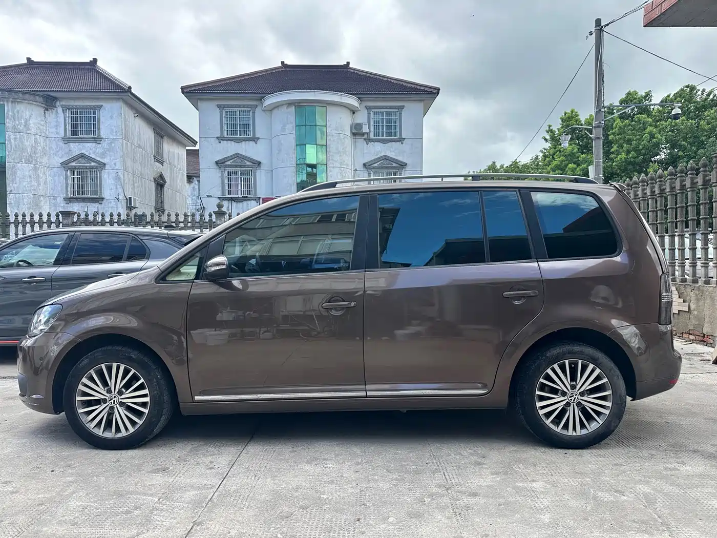 Volkswagen Touran 2012 2011 1.4T DSG Intelligent Premium 7-seater