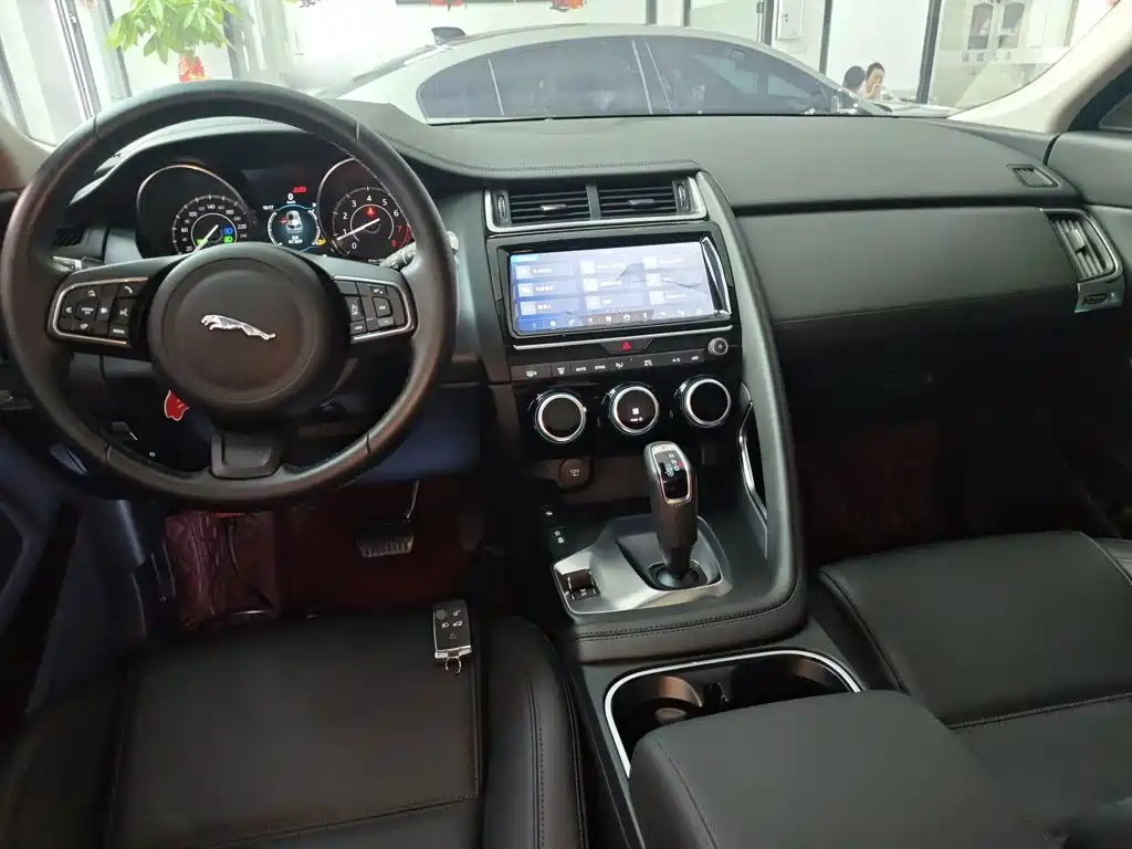 JAGUAR E-PACE