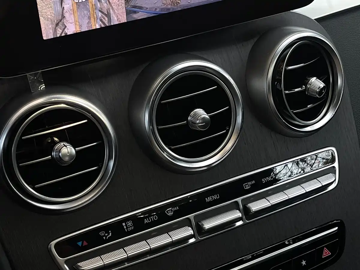 Mercedes-Benz GLC Coupe 2020 GLC 300 4MATIC Coupe SUV фото 8