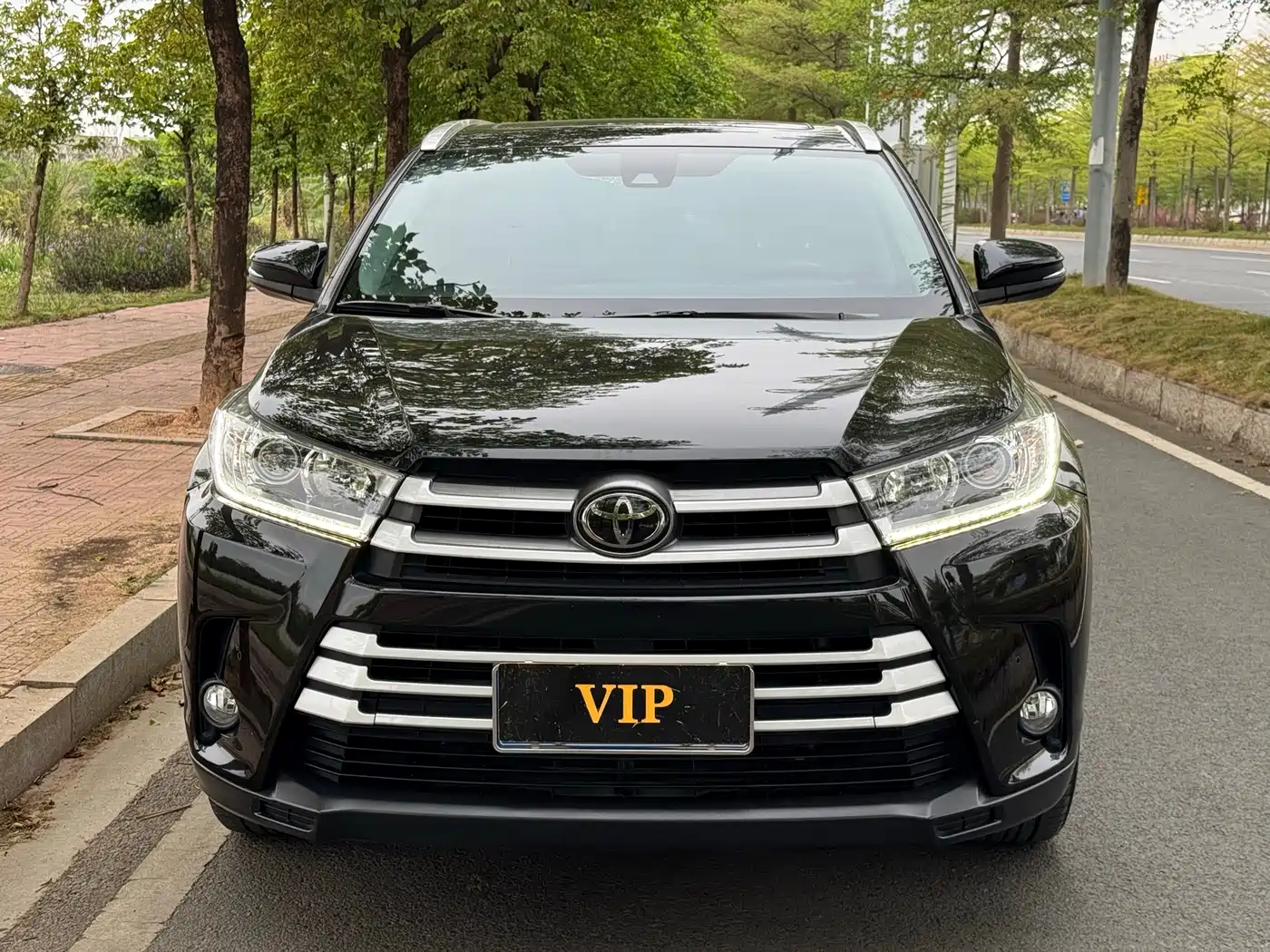 TOYOTA HIGHLANDER
