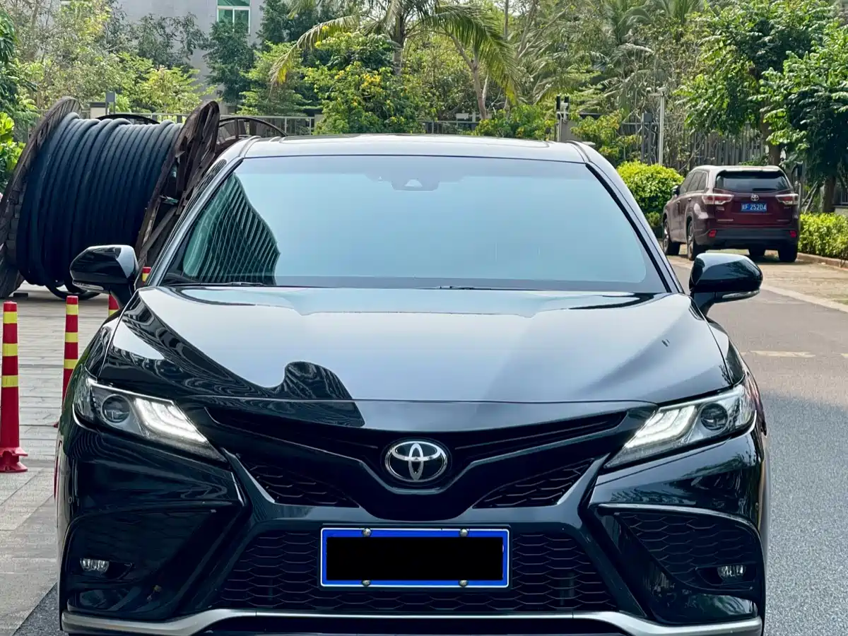 TOYOTA CAMRY