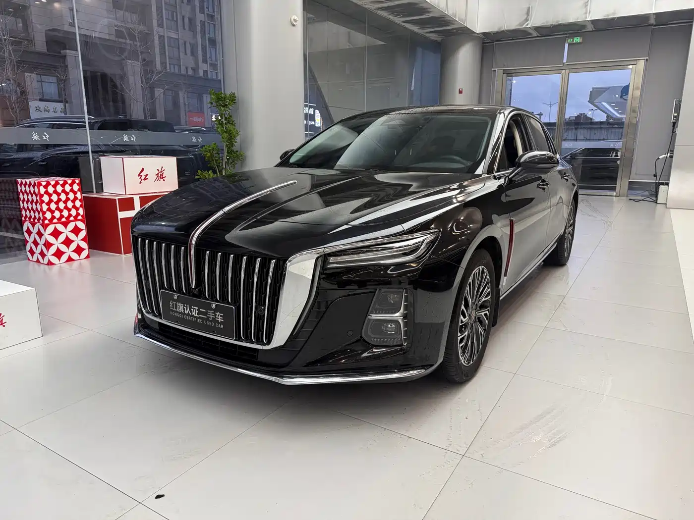 Hongqi H5 2024 2.0T Automatic Smart Connect Flag Smooth Edition