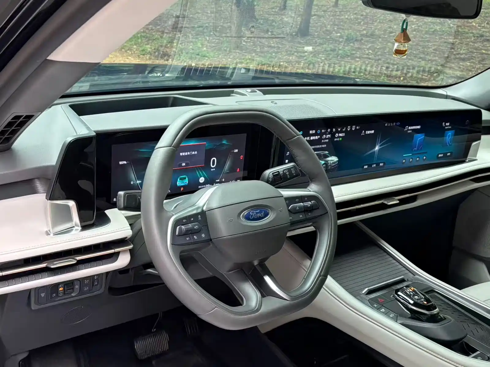 Фото 8 - Ford Edge