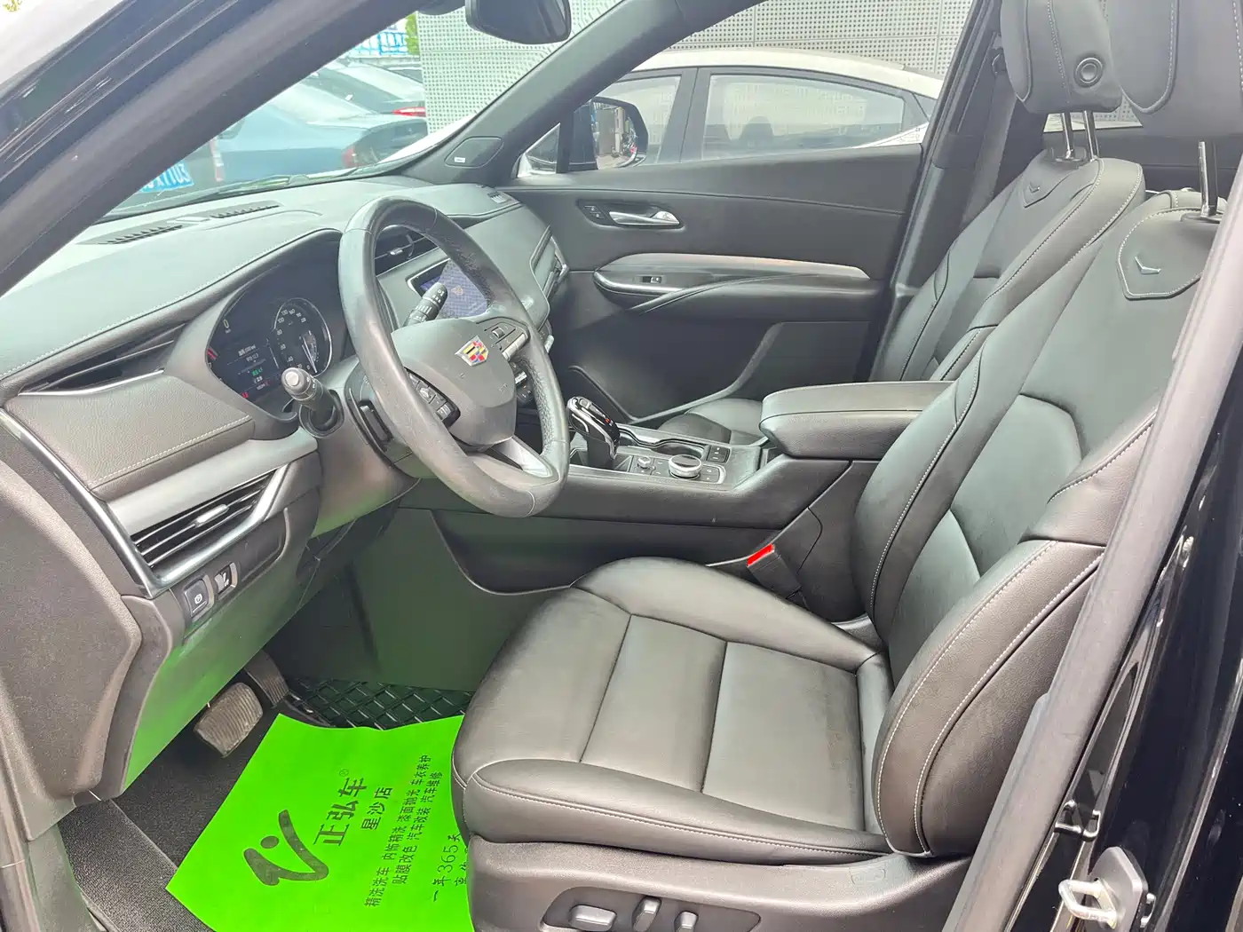 Cadillac XT4 2021 28T FWD Premium Edition фото 10