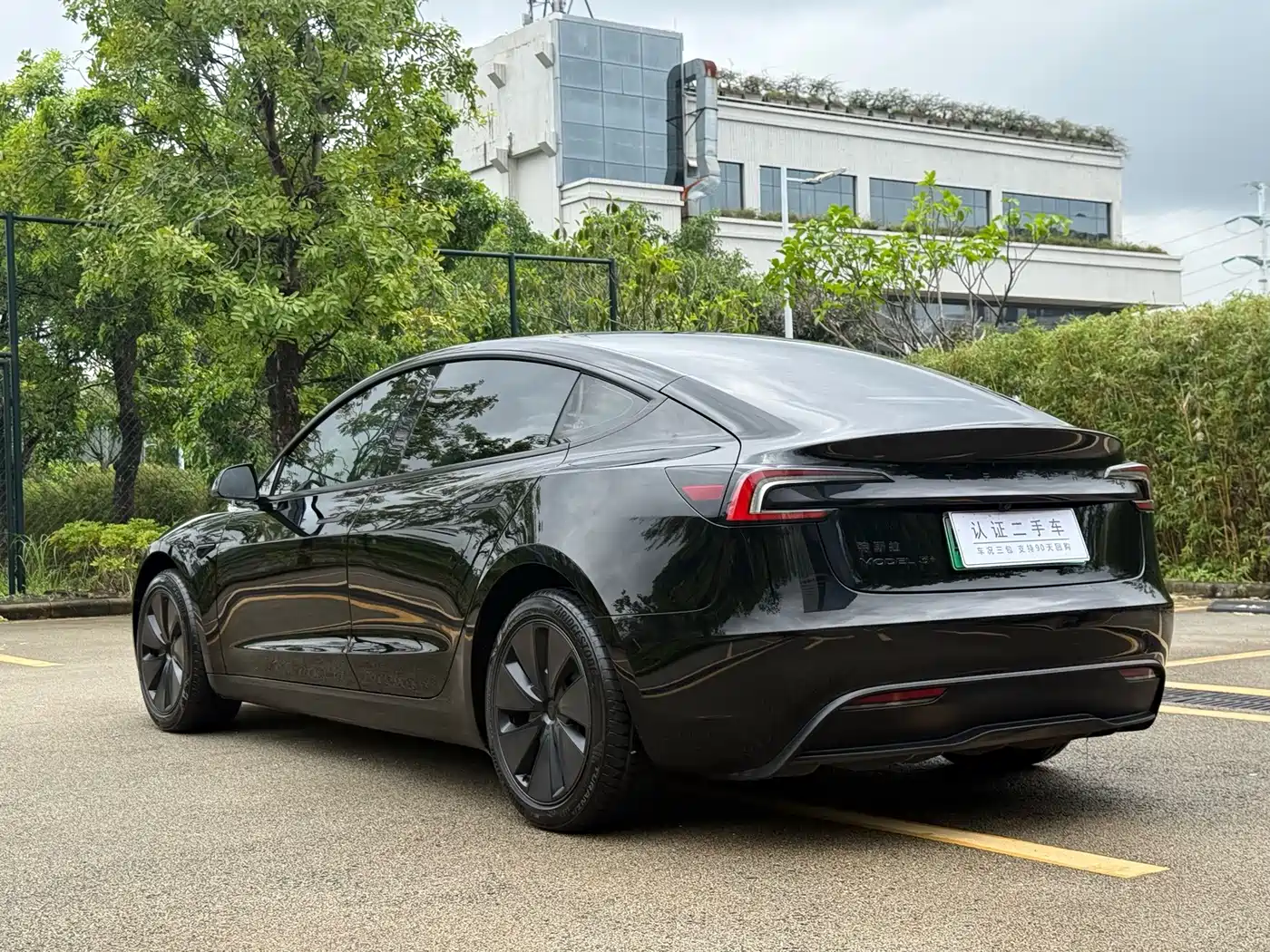 Tesla Model 3 2026 2025 Model Year Facelift Long Range Rear-Wheel Drive
