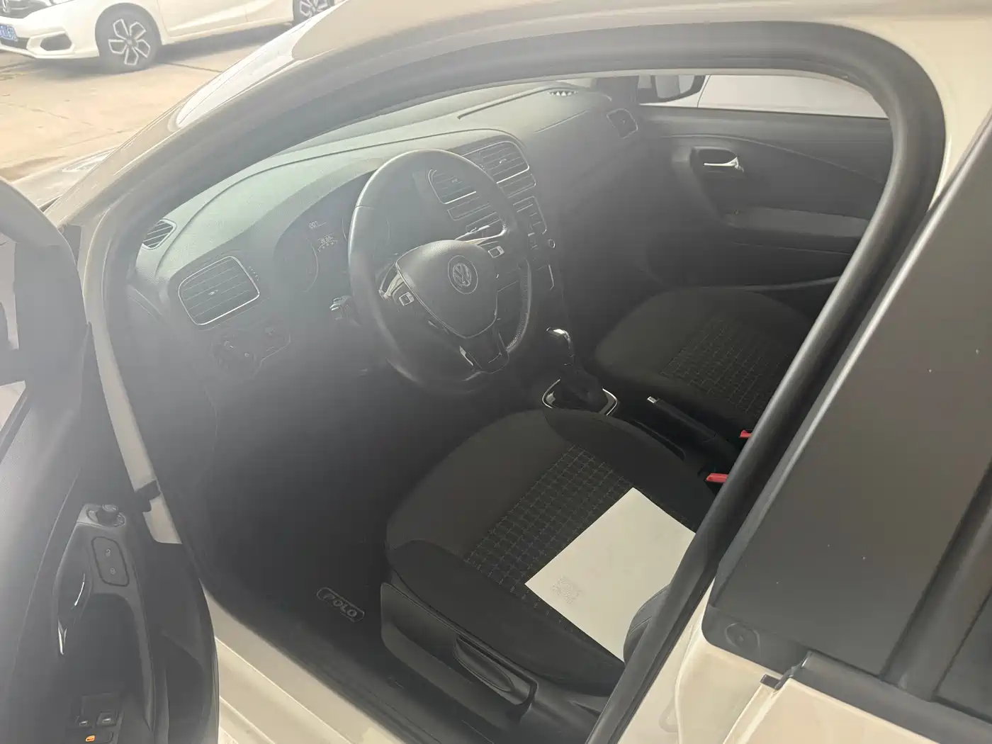 Volkswagen Polo 2016 1.6L Automatic Comfort фото 4