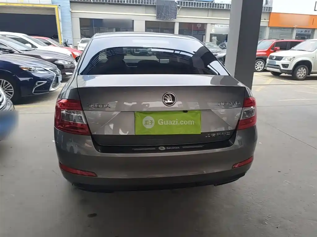 Škoda Octavia 2017 Classic 1.6L Automatic Comfort фото 6