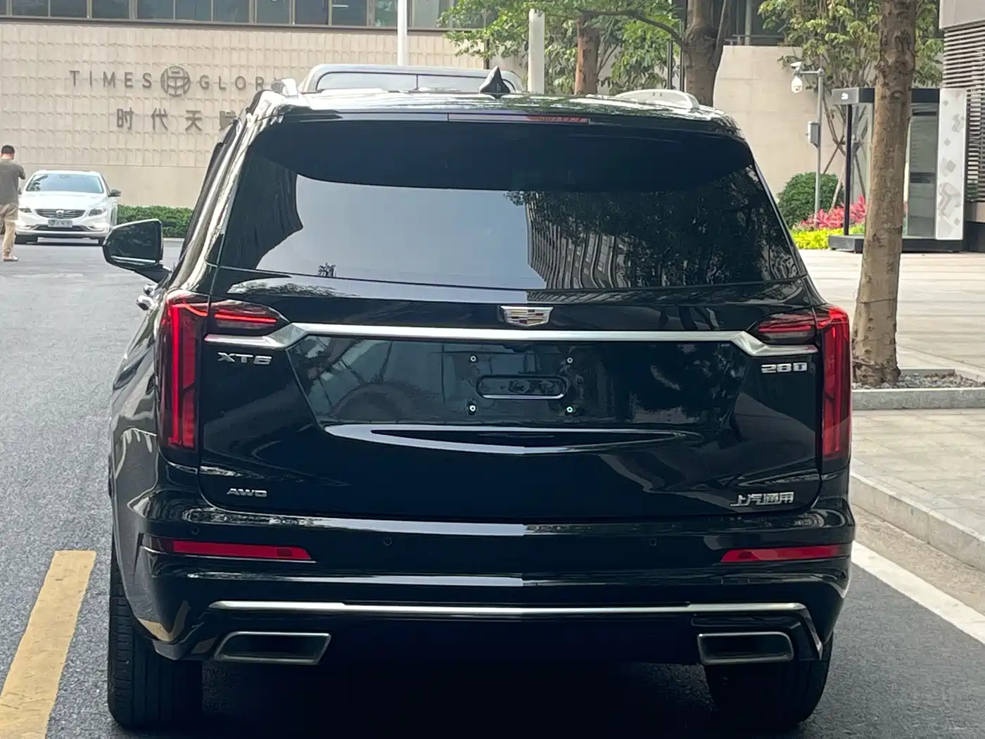 CADILLAC XT6