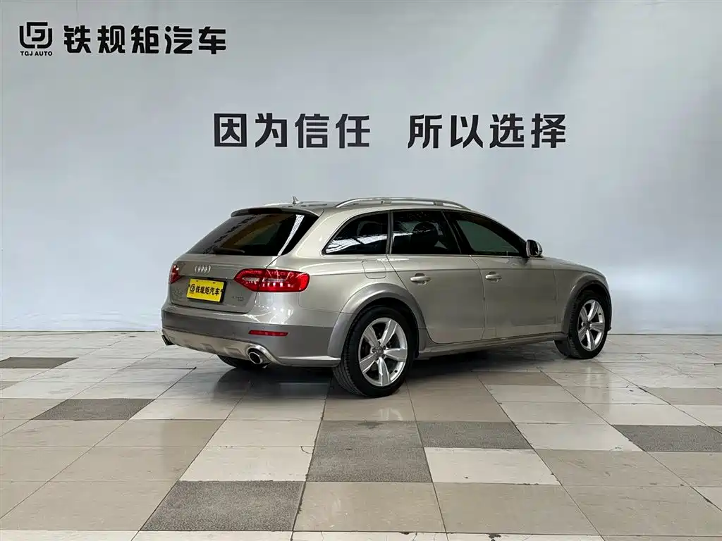 Audi A4 (Import) 2013 40 TFSI allroad quattro Luxury фото 4