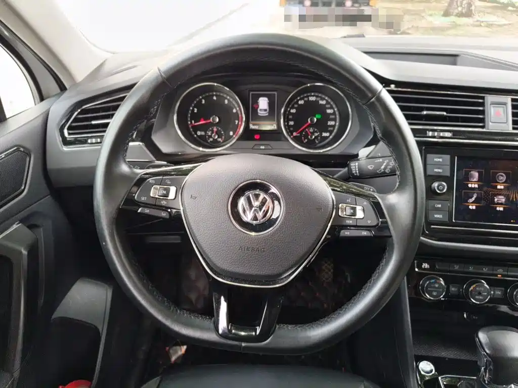 Фото 3 - Volkswagen Tiguan L