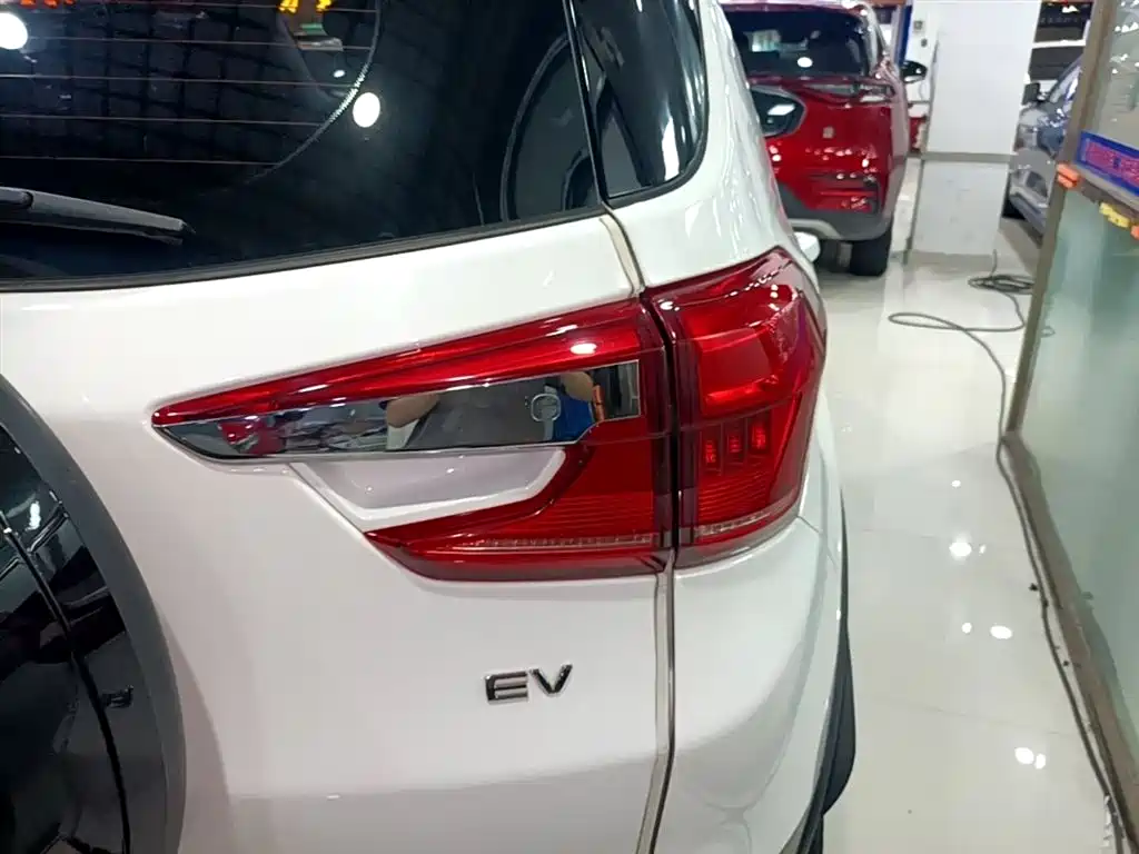 BYD Yuan New Energy 2019 EV360 Smart Connect Edition фото 8