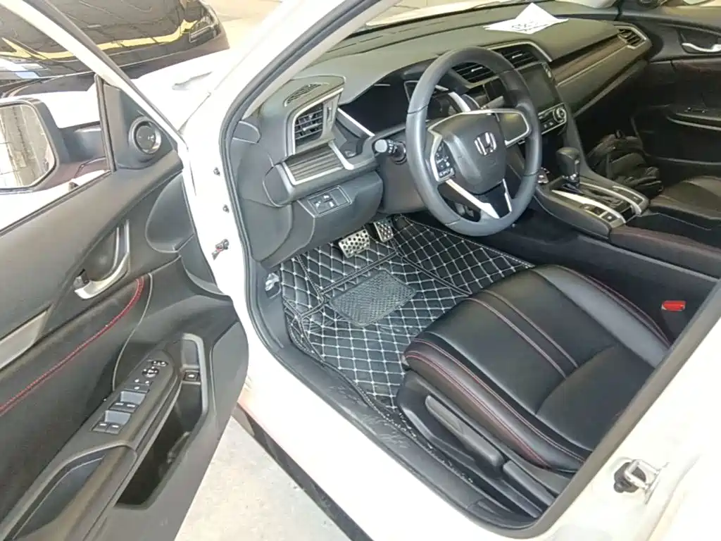 Фото 16 - Honda Civic