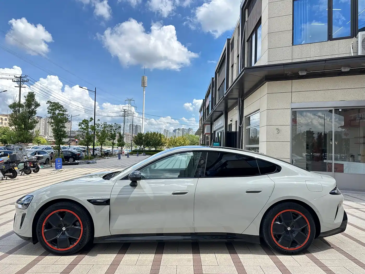 Xiaomi Auto Xiaomi SU7 2024 RWD Standard Founder's Edition фото 3