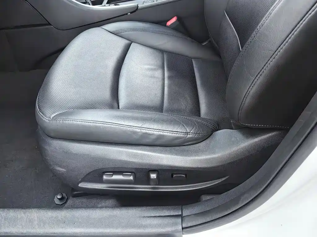صورة 20 - Hyundai Sonata