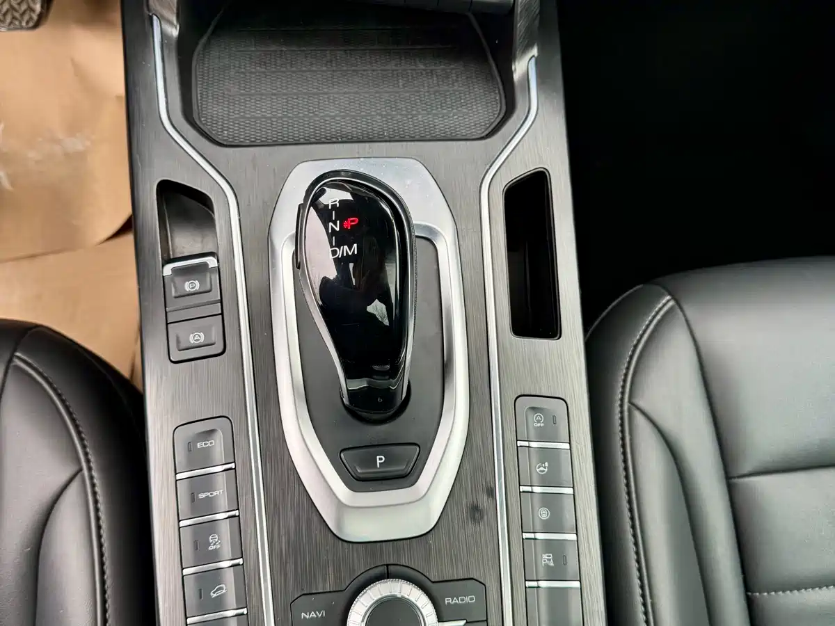 WEI PAI WEI BRAND VV5