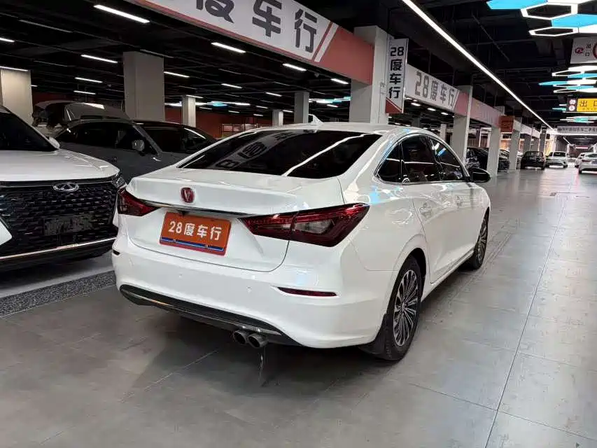 Фото 9 - Changan Eado