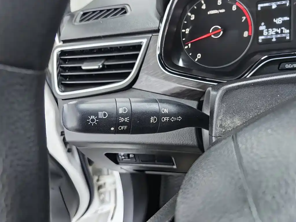 Baojun 310 2017 2016 1.2L Manual Luxury Type