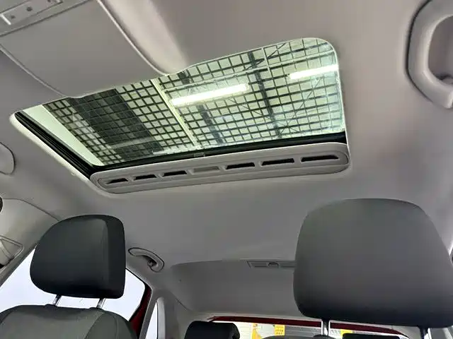 Volkswagen Polo 2016 1.6L Automatic Comfort фото 11