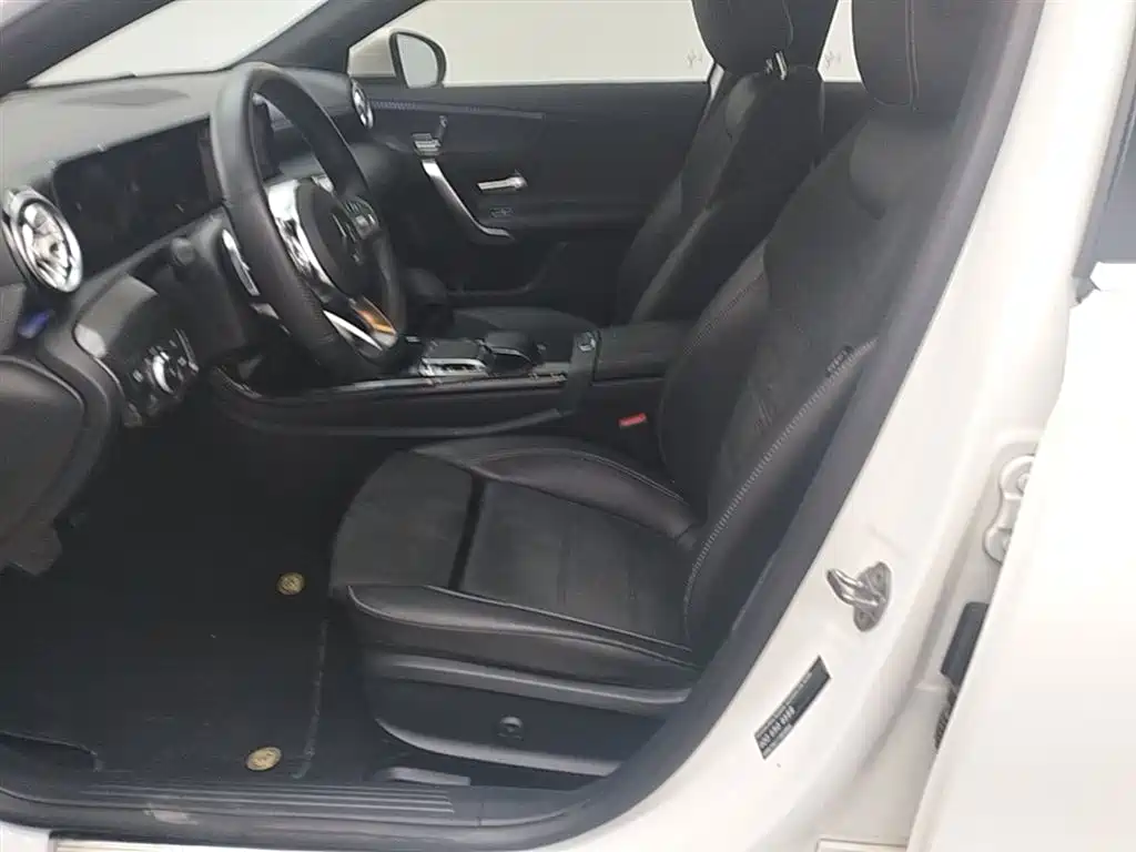 Mercedes-Benz A-Class 2019 Facelift A 200 L Sports Sedan фото 15