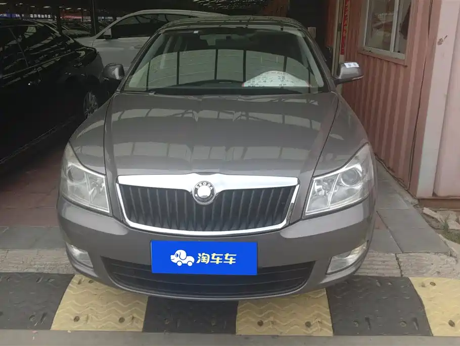 Škoda Octavia 2013 1.6L Automatic Elite Edition фото 2