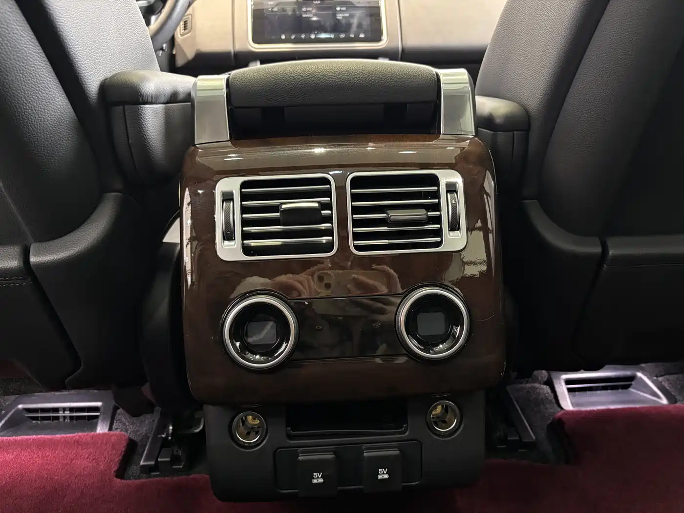 Land Rover Range Rover 2021 3.0 L6 Golden Age Edition фото 14