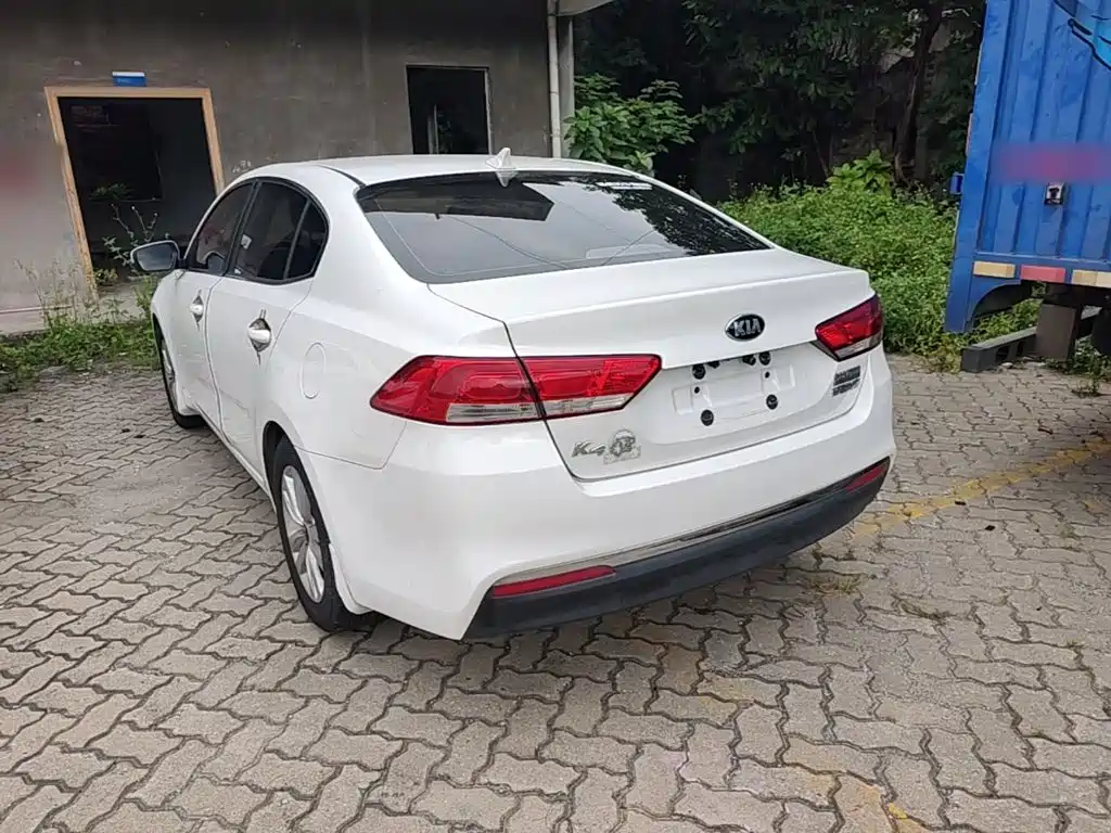 Фото 5 - Kia K4