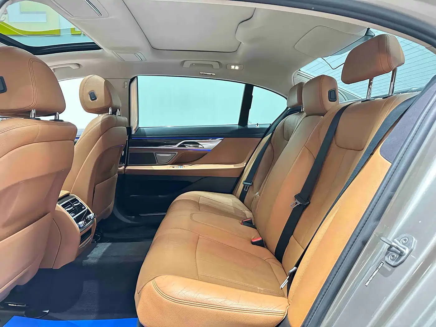 BMW 7 Series 2016 730Li Leading фото 17