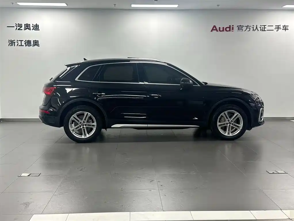 Audi Q5L 2021 40 TFSI Fashion Elegance фото 3