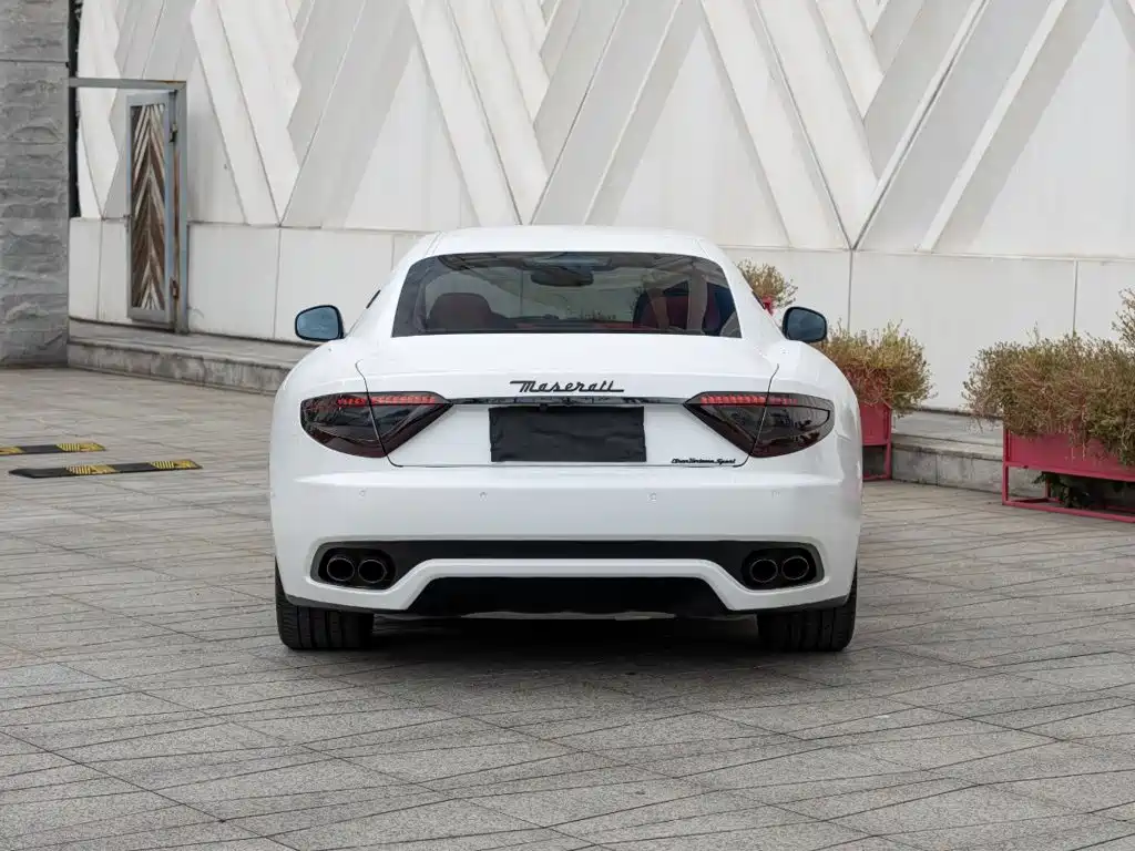 Maserati GranTurismo 2012 2007 4.2L Standard