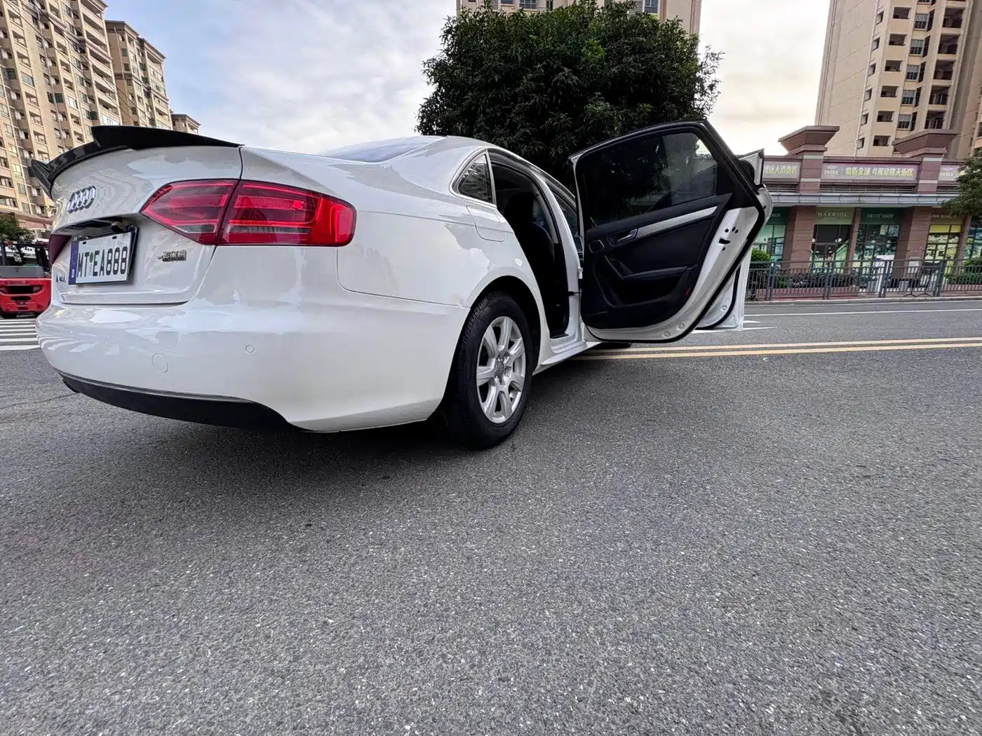 Фото 18 - Audi A4L