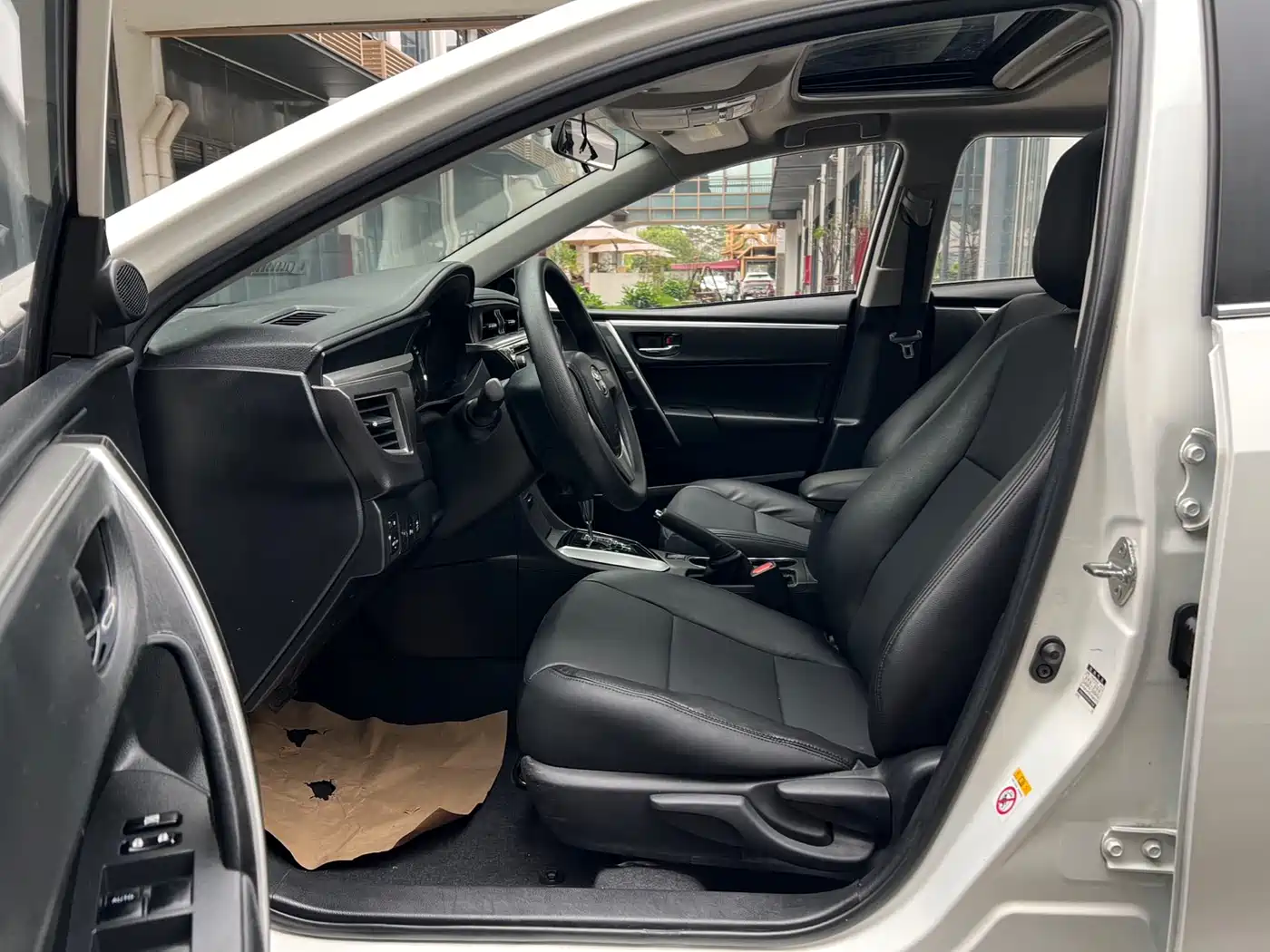 Toyota Corolla 2017 1.2T CVT GL-i фото 8