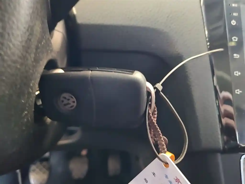 Volkswagen Santana 2015 1.6L Manual Comfort Edition фото 17
