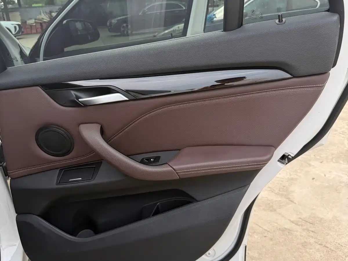BMW X1 2020 sDrive20Li Fashion Model фото 16