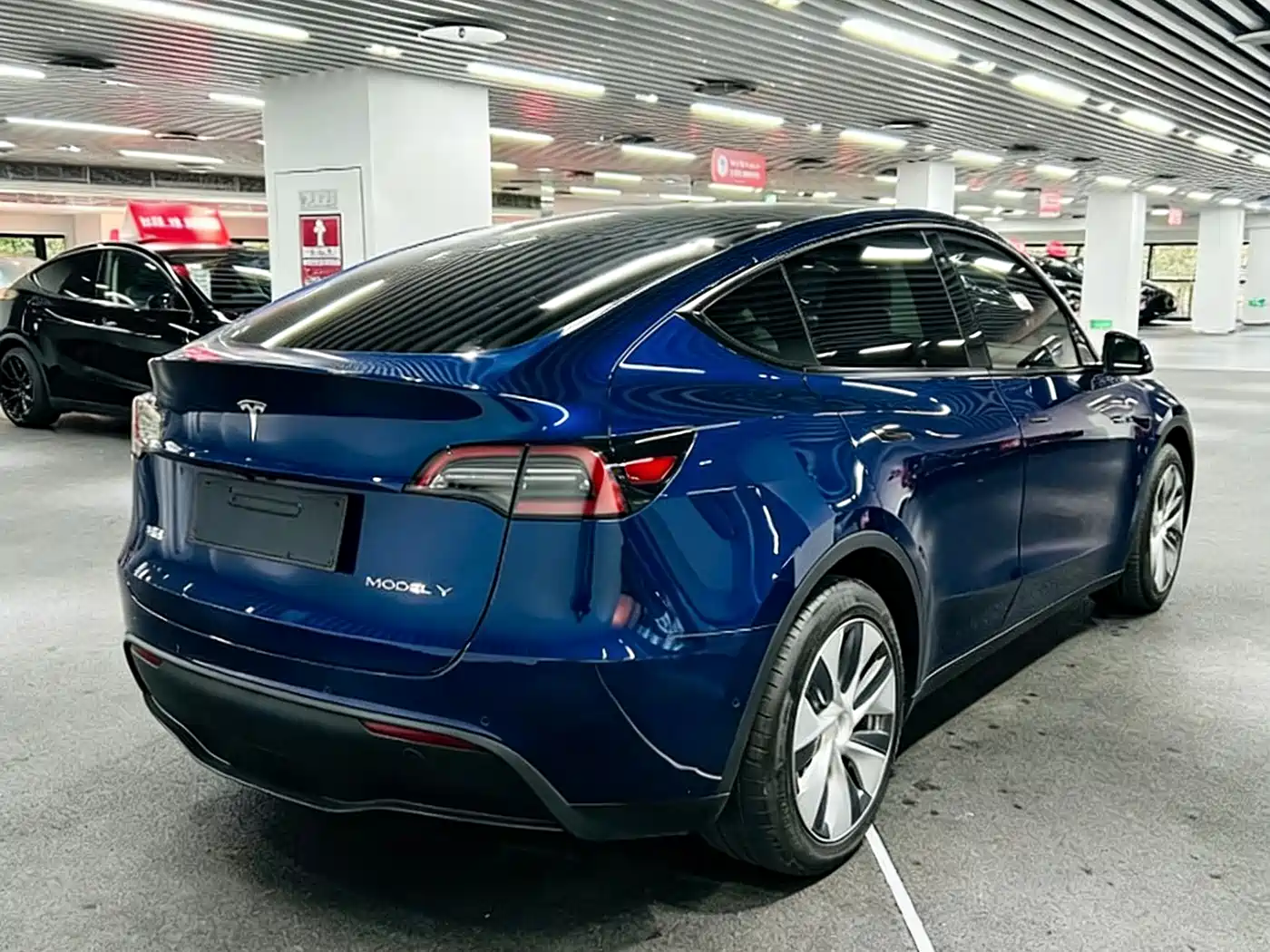 TESLA MODEL Y