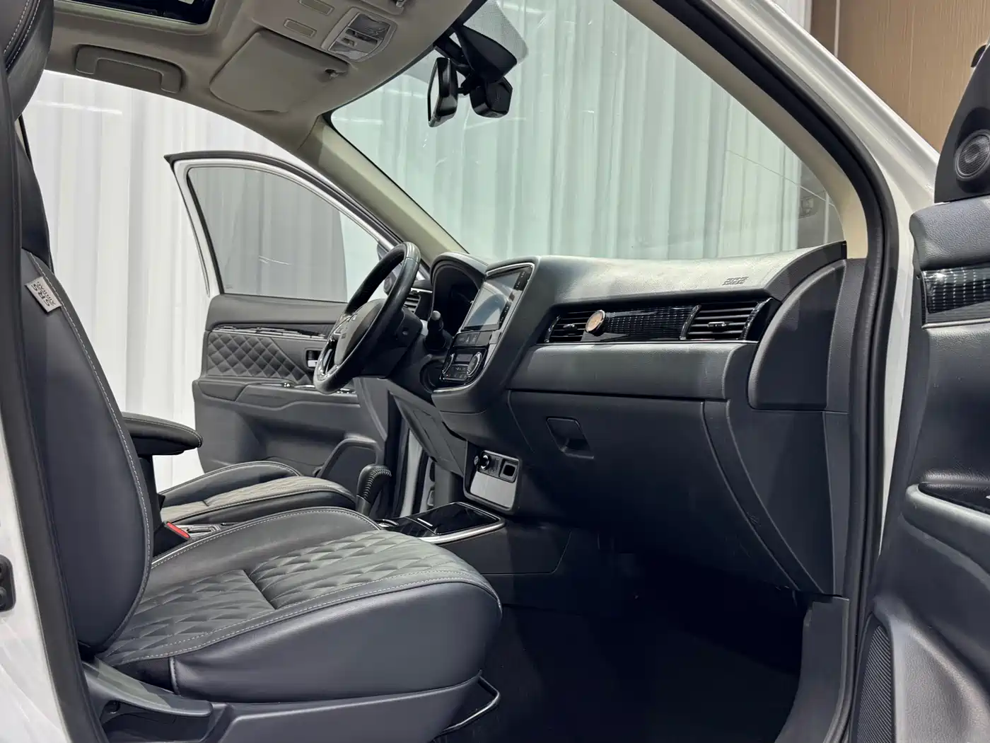 Mitsubishi Outlander 2021 2.0L FWD Comfort Edition 5-seater фото 12