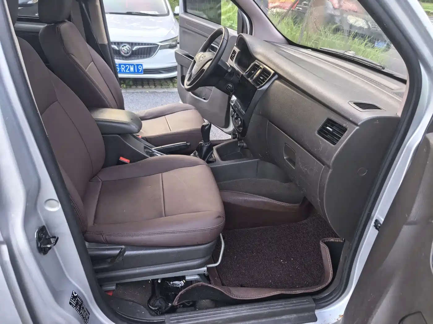 Wuling Motors Wuling Rongguang V 2017 2016 1.5L Standard