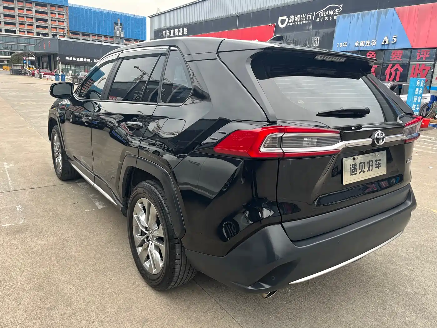 Toyota Wildlander 2022 2.0L CVT FWD Luxury PLUS Edition фото 7